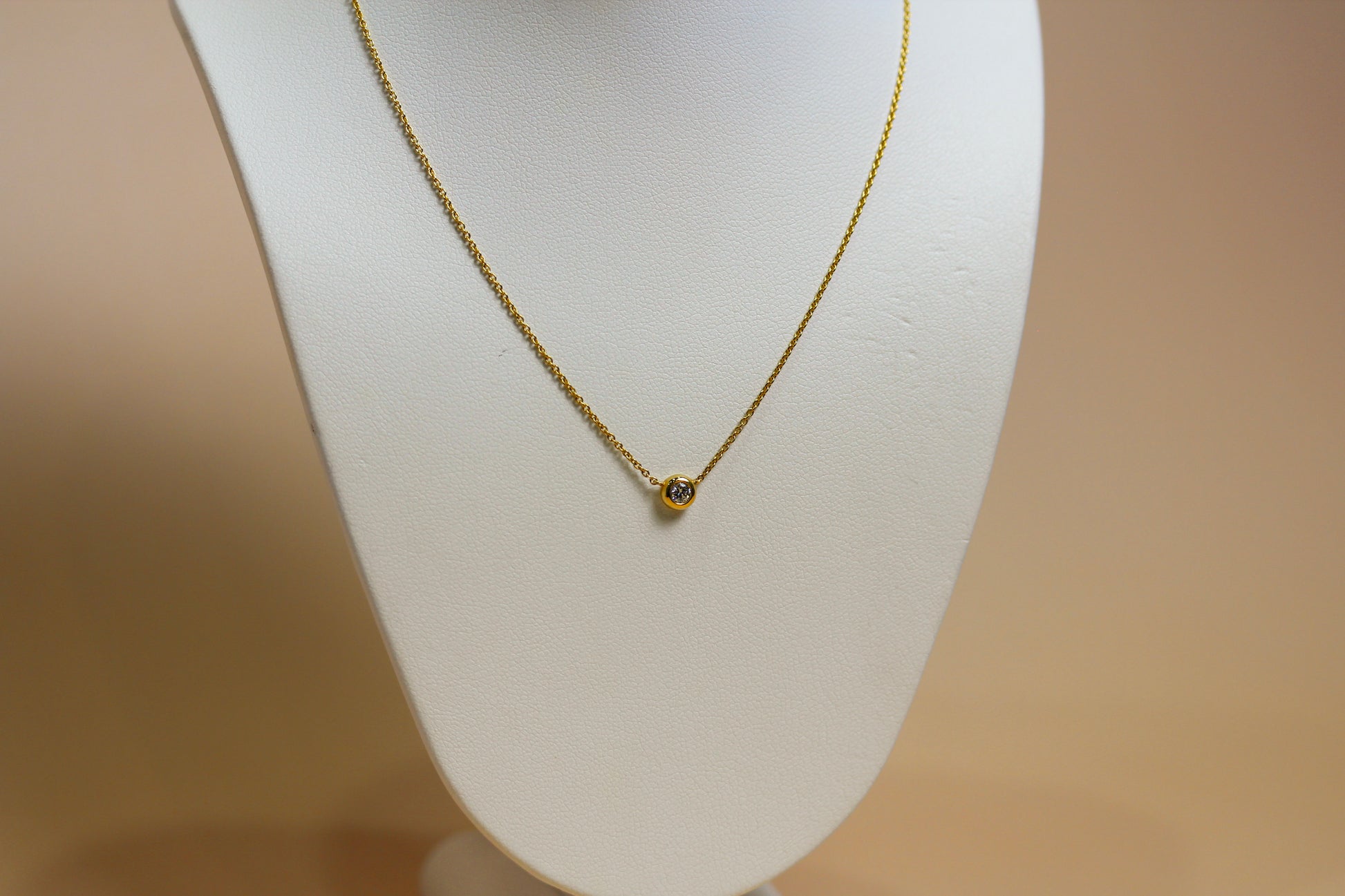 Solitaire Diamond Bezel 18k Gold Necklace